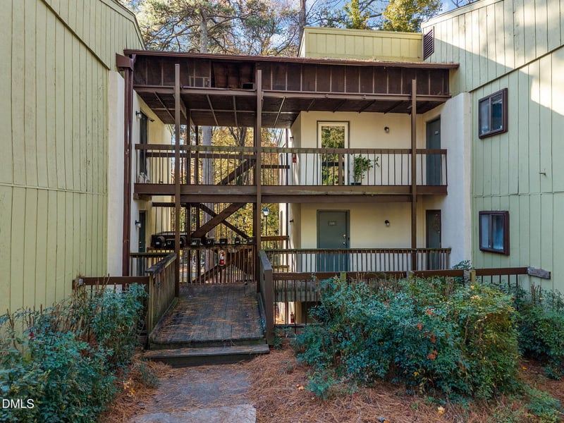 514 Pine Ridge Pl, Raleigh, NC 27609