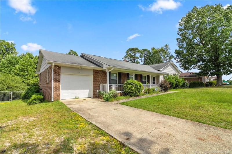 514 Roundtree Dr, Fayetteville, NC 28303