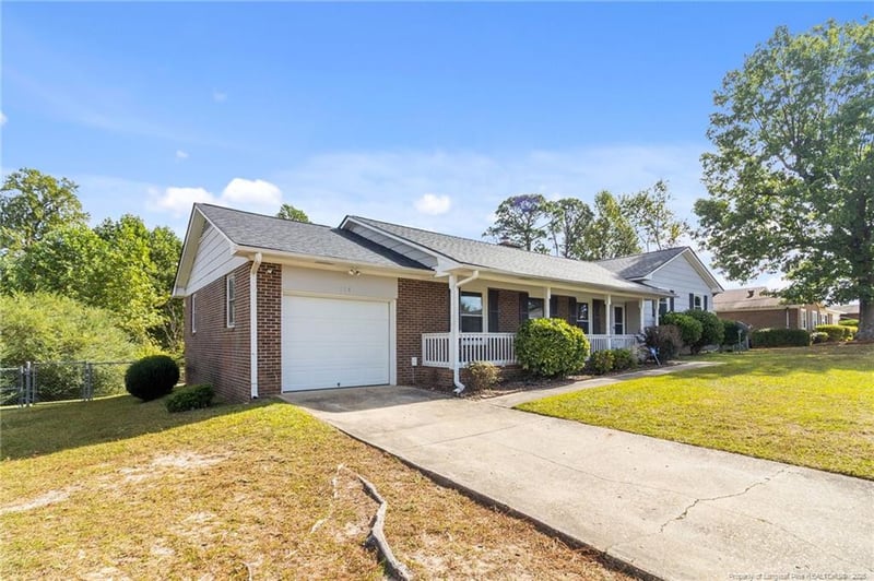 514 Roundtree Dr, Fayetteville, NC 28303