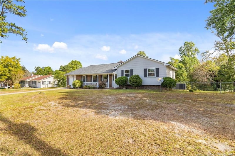 514 Roundtree Dr, Fayetteville, NC 28303