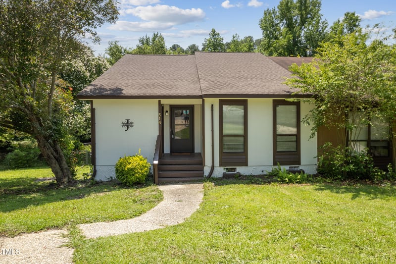 514 Toxaway Ct, Fayetteville, NC 28314