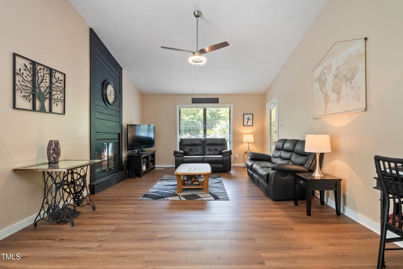 514 Toxaway Ct, Fayetteville, NC 28314