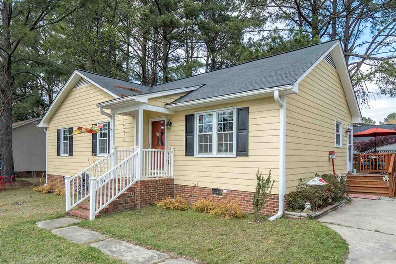514 Willow Dr, Clayton, NC 27520
