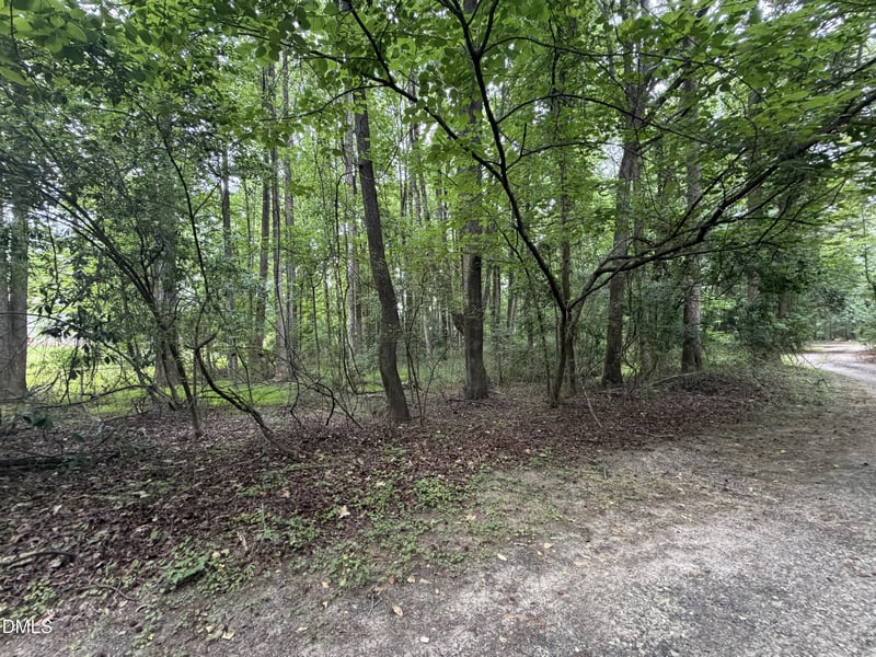 5140 Commission Dr, Holly Springs, NC 27540
