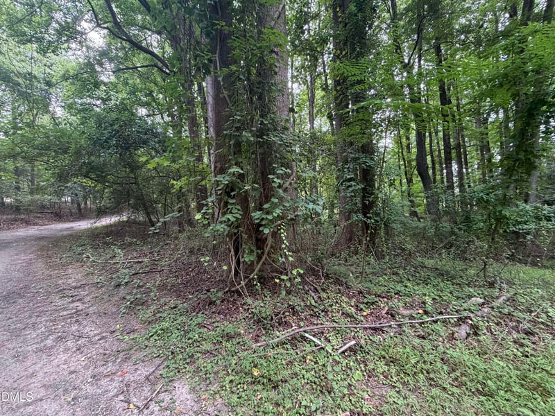 5140 Commission Dr, Holly Springs, NC 27540