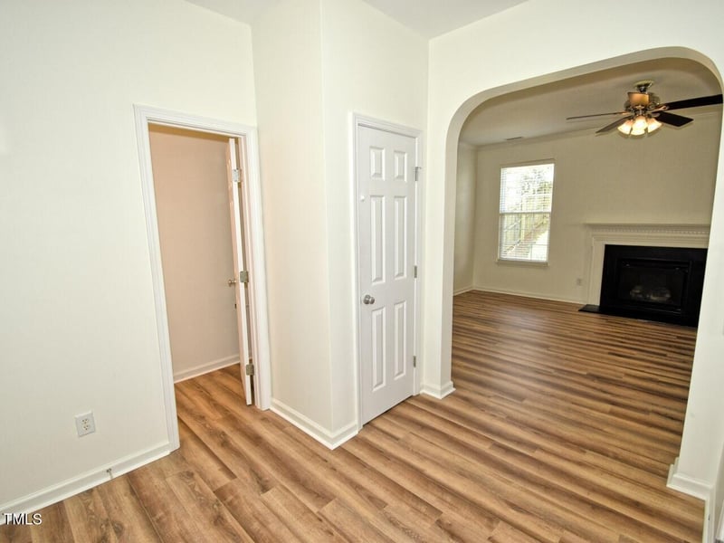 5140 Mabe Dr, Holly Springs, NC 27540