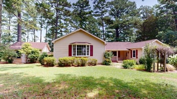 5141 Nc 56 , Franklinton, NC 27525