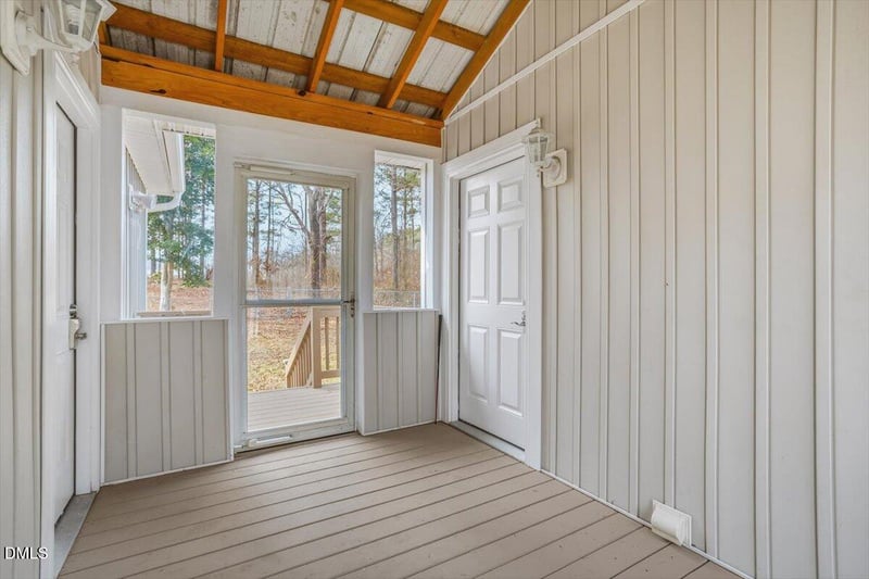 5148 Commission Dr, Holly Springs, NC 27540