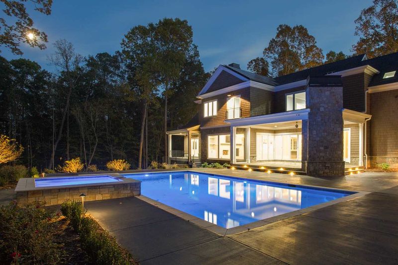 5149 Avalaire Oaks Dr, Raleigh, NC 27614