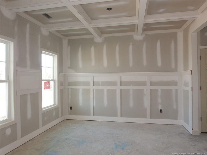 515 Amusement Dr, Hope Mills, NC 28348