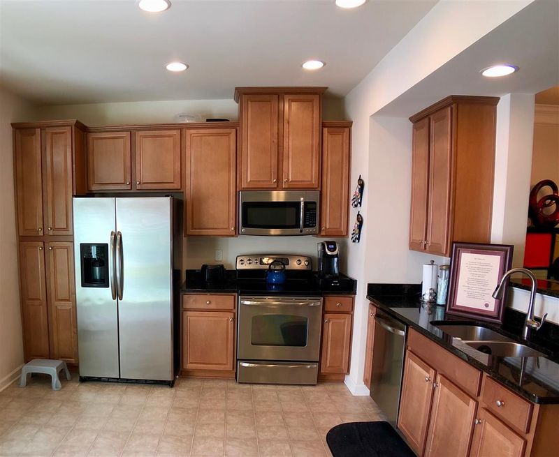 515 Berry Chase Way, Cary, NC 27519