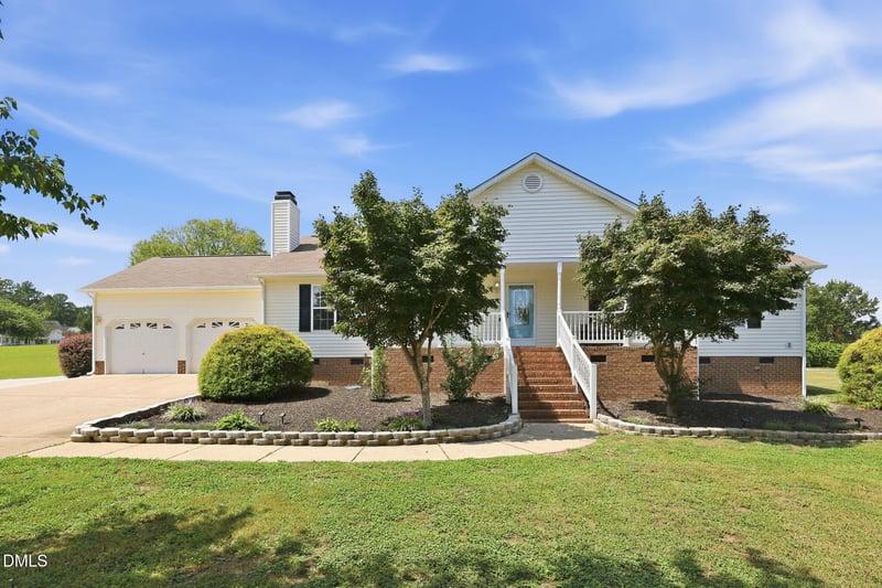 515 Bobbitt Rd, Clayton, NC 27520