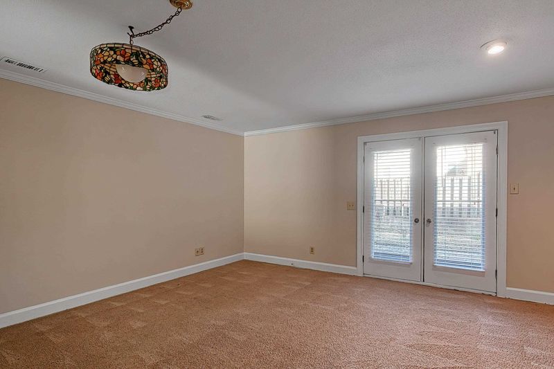 515 W Chisholm St, Sanford, NC 27330
