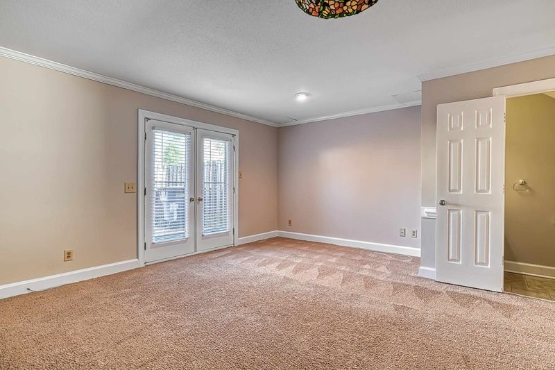 515 W Chisholm St, Sanford, NC 27330