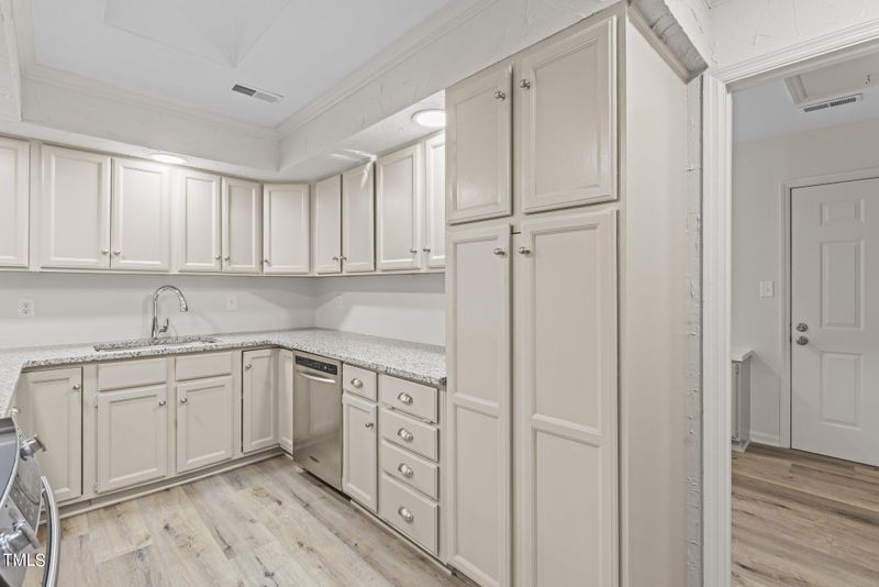 515 Constitution Dr, Durham, NC 27705