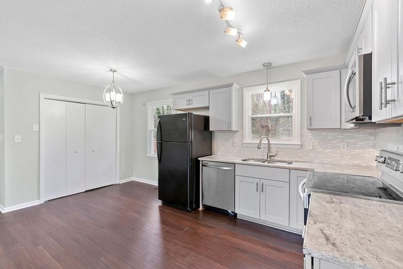 515 Dacian Rd, Raleigh, NC 27610
