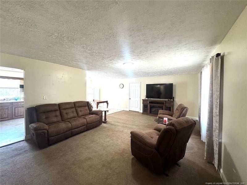 515 Gillis Hill Rd, Fayetteville, NC 28306