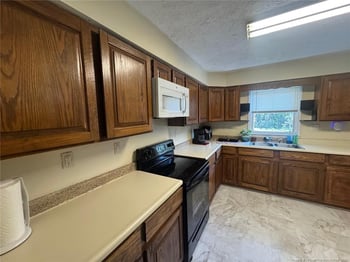 515 Gillis Hill Rd, Fayetteville, NC 28306