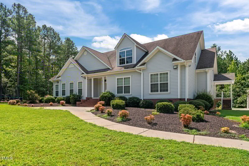 515 Governors Creek Ln, Sanford, NC 27330