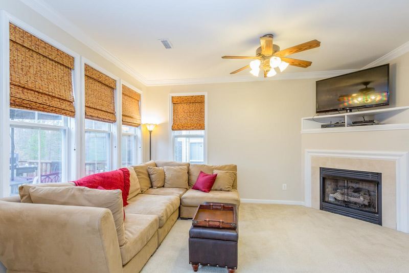 515 Village Loop Dr, Apex, NC 27502