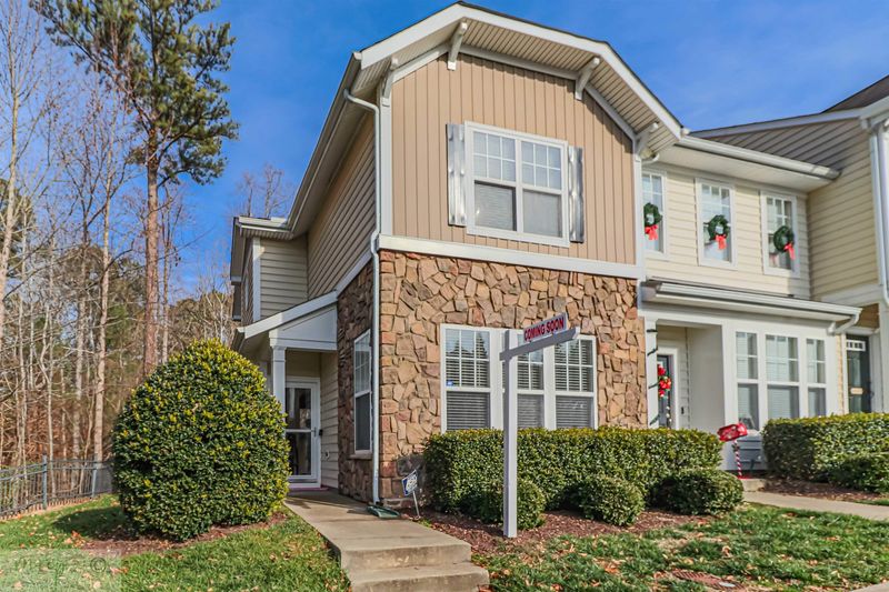 5154 Green Knight Ct, Raleigh, NC 27612