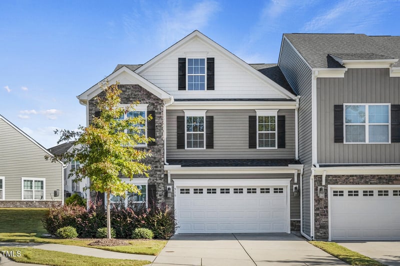 516 Barneswyck Dr, Fuquay Varina, NC 27526