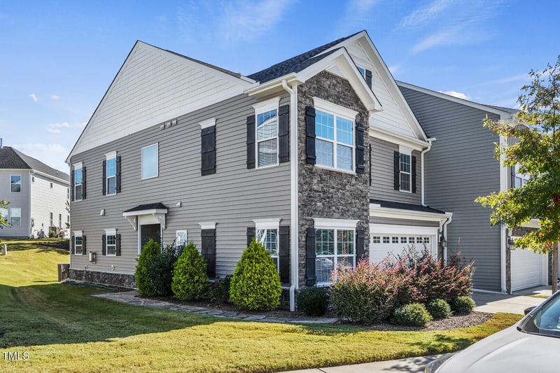 516 Barneswyck Dr, Fuquay Varina, NC 27526