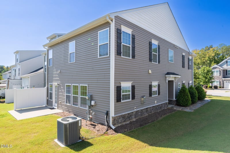 516 Barneswyck Dr, Fuquay Varina, NC 27526