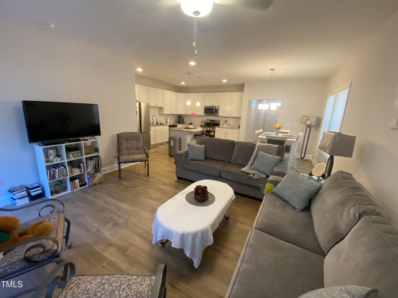 516 Barrington Row Ave, Zebulon, NC 27597