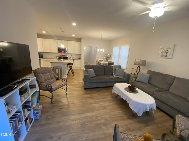 516 Barrington Row Ave, Zebulon, NC 27597