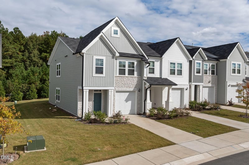 516 Barrington Row Ave, Zebulon, NC 27597