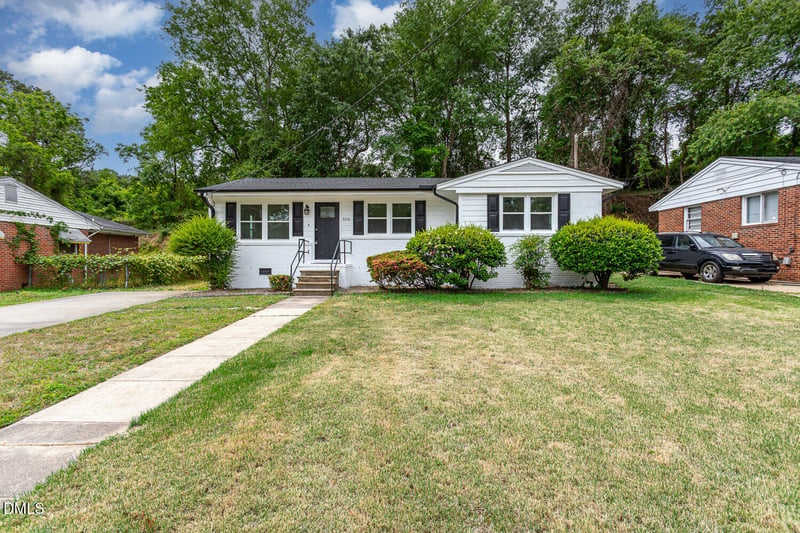516 Calloway Dr, Raleigh, NC 27610