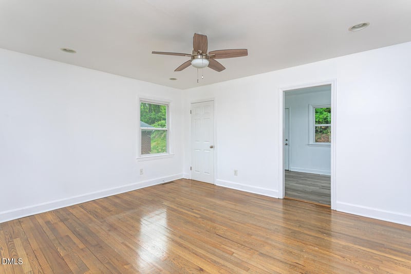 516 Calloway Dr, Raleigh, NC 27610