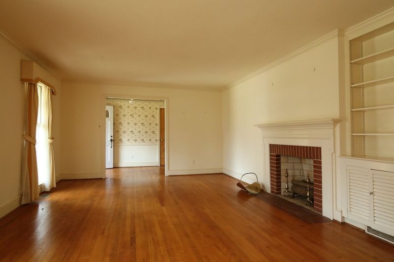 516 Chesterfield Dr, Raleigh, NC 27608