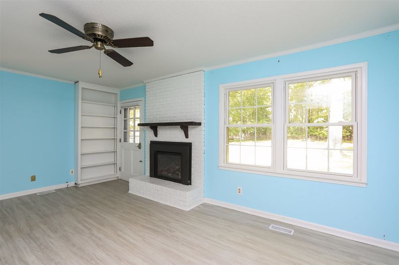 516 Crestview Dr, Durham, NC 27712