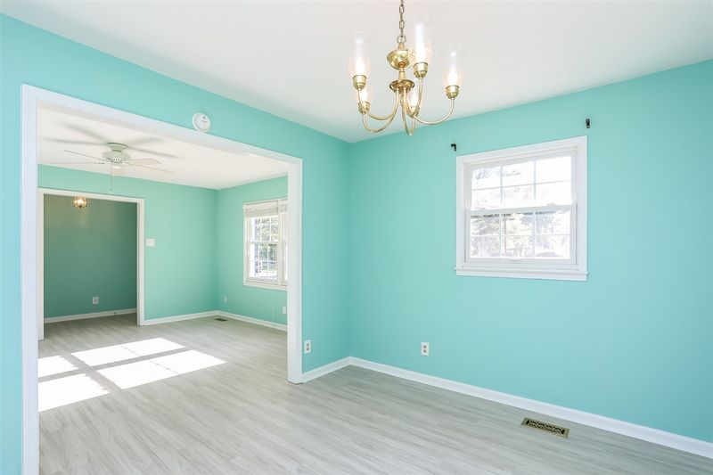 516 Crestview Dr, Durham, NC 27712