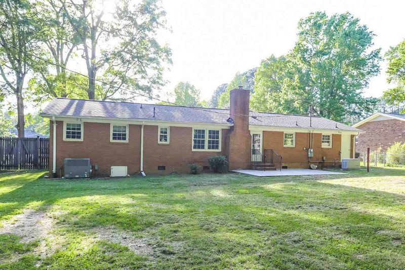 516 Crestview Dr, Durham, NC 27712