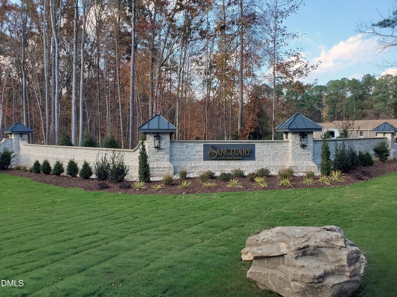 516 Falcon Nest Ct, Raleigh, NC 27614