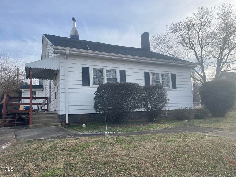 516 S Flanner St, Burlington, NC 27215