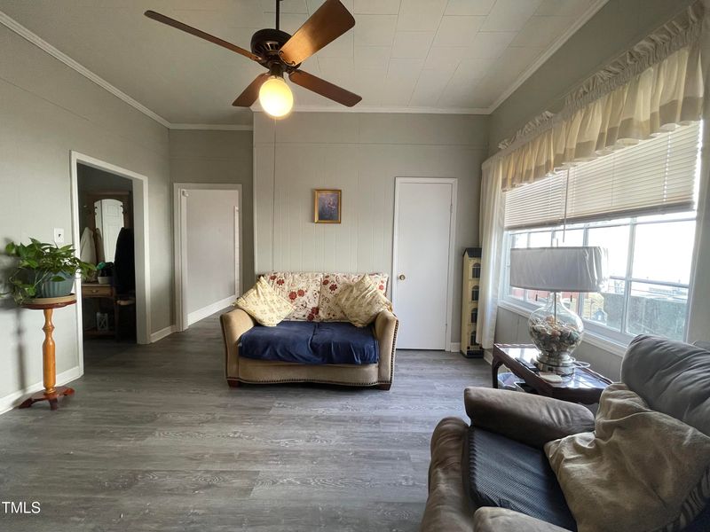 516 S Flanner St, Burlington, NC 27215