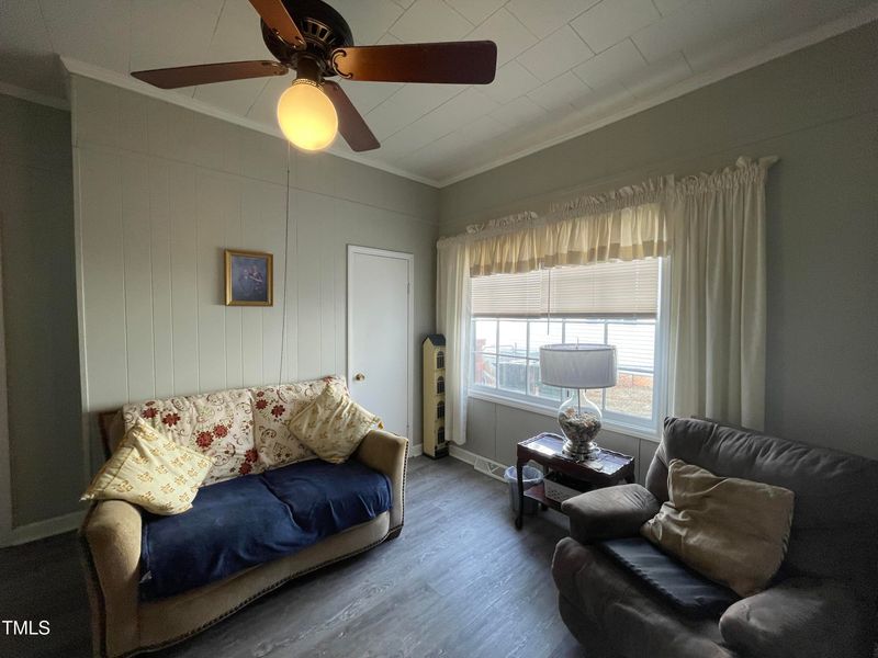 516 S Flanner St, Burlington, NC 27215