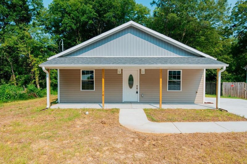 516 Gilmer St, Burlington, NC 27217