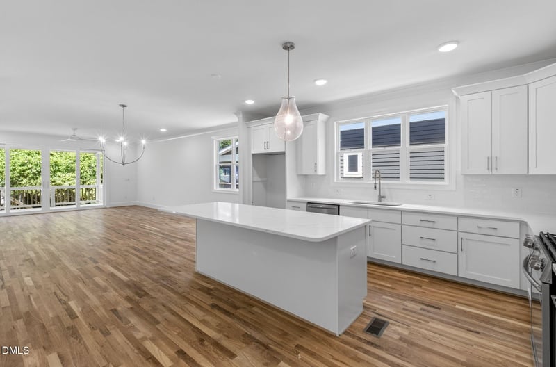 516 Heather Dr, Raleigh, NC 27606