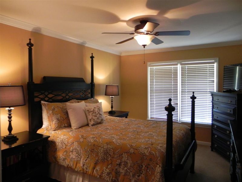 516 E Moore St, Graham, NC 27253