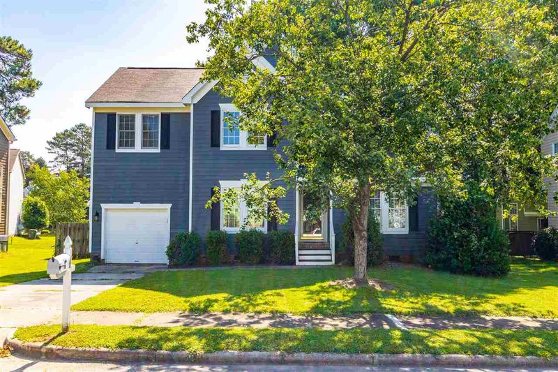 516 Mountain Lake Dr, Raleigh, NC 27610