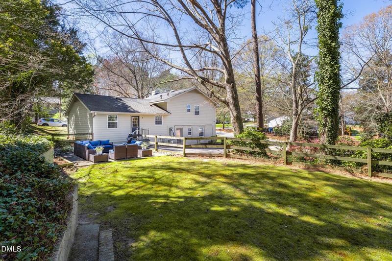 516 Northclift Dr, Raleigh, NC 27609