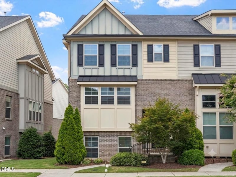 516 Old Mill Village Dr, Apex, NC 27502