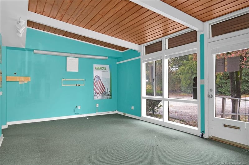 516 Owen Dr, Fayetteville, NC 28304