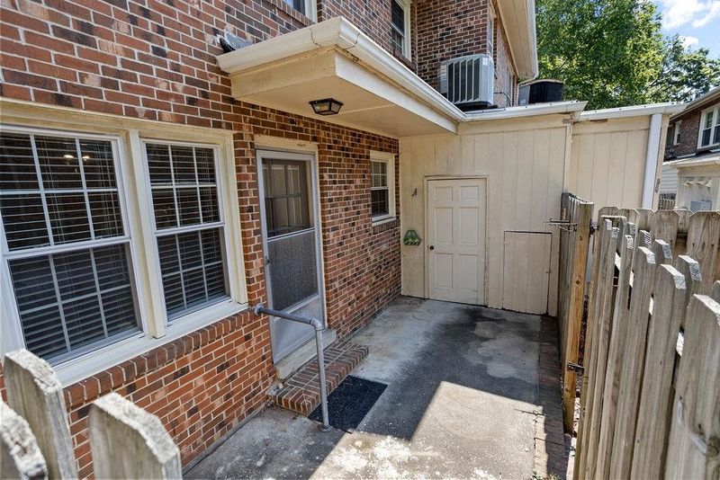 516 Peele St #C, Burlington, NC 27215