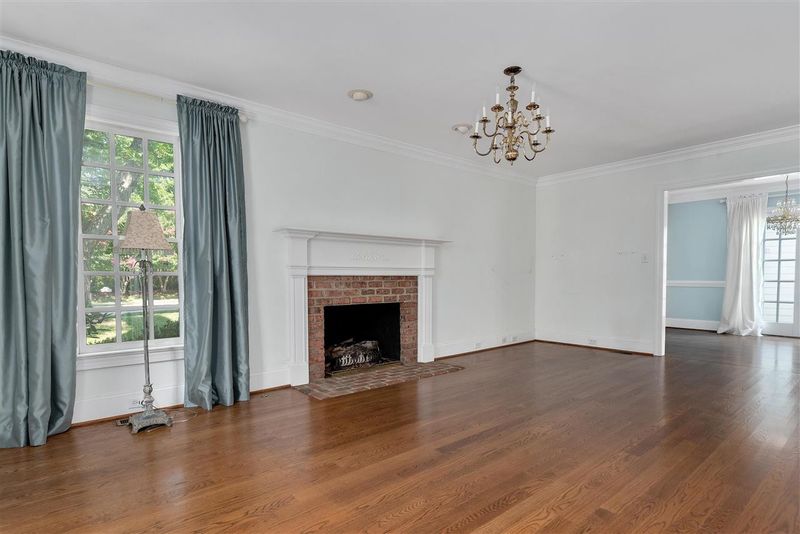 516 Ramblewood Dr, Raleigh, NC 27609